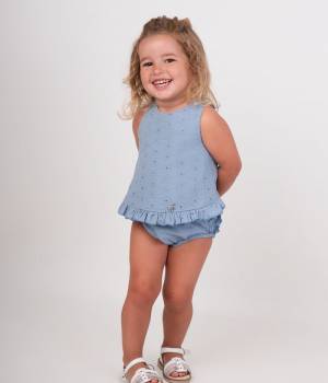 Conjunto bebé azul bordado con volante de Nekenia