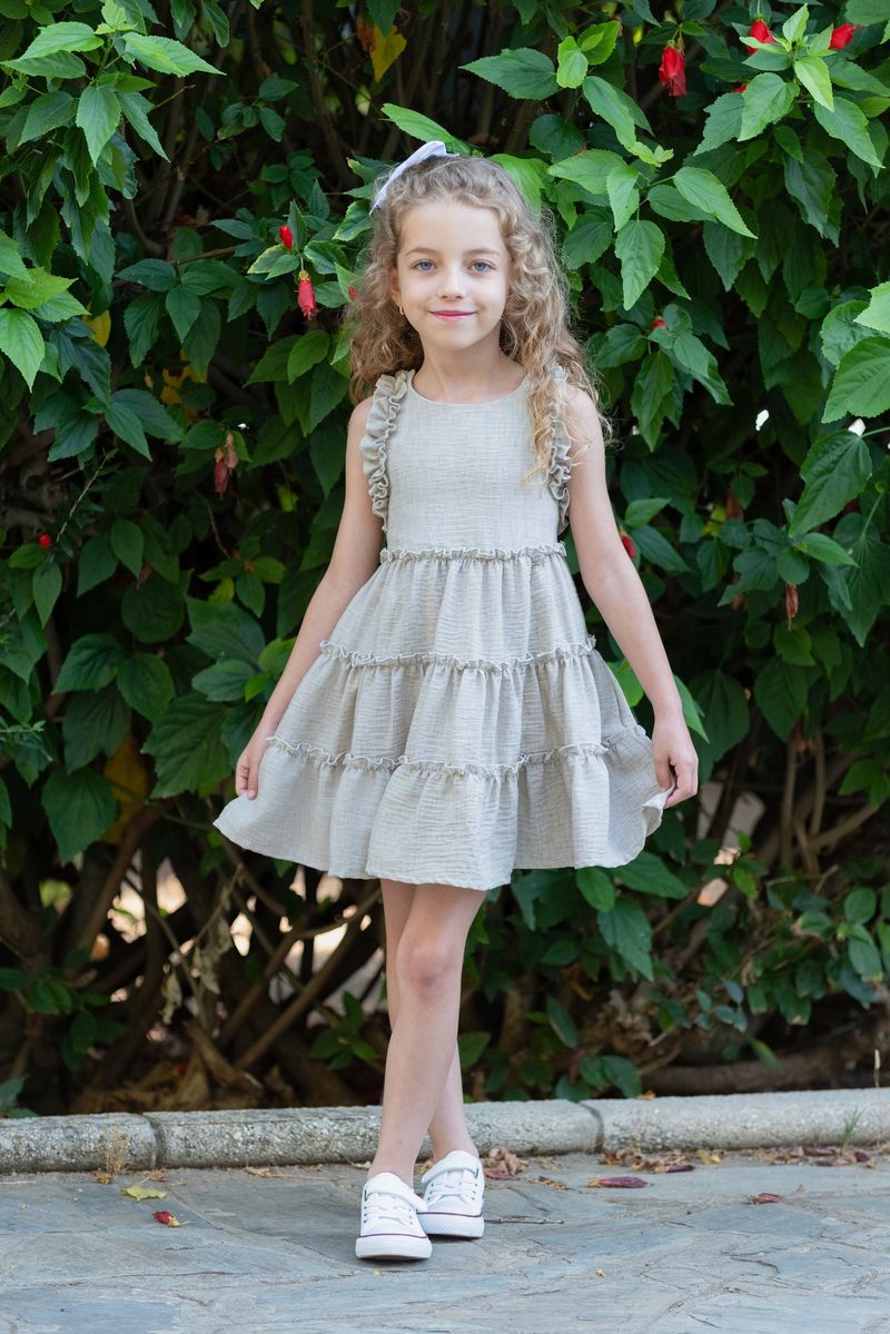 Vestido infantil beige con volantes de Nekenia - Imagen 2