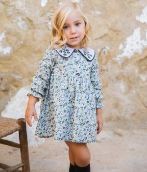 Vestido Infantil de Flores con Cuello Bobo Bordado – Paloma de la O
